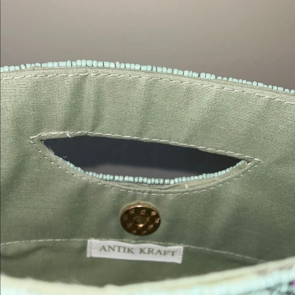 Antik Kraft | Beaded Clutch w/ Crossbody✨ - Picture 8 of 8